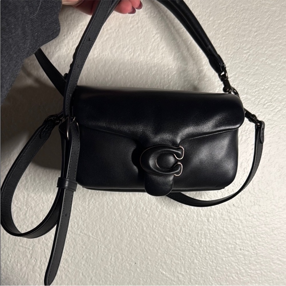Elegant Black Leather Shoulder Bag